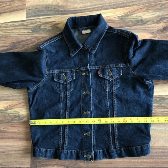 Levi’s jean jacket - Picture 7 of 9